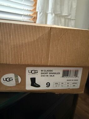 UGG Black W Classic Short Sparkles Boots Box Label
